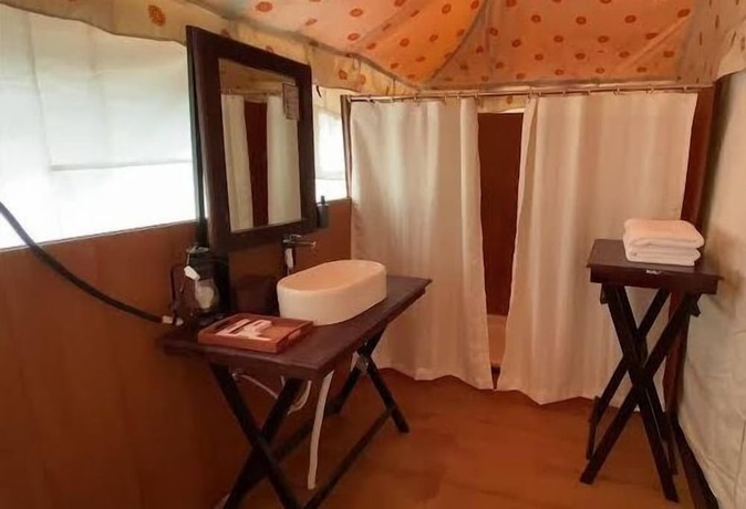 Imagen de la habitación del Hotel Country side resort Jaisalmer. Foto 17