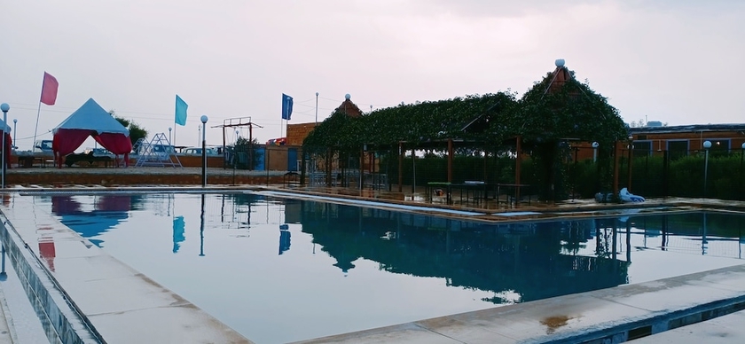 Imagen de la piscina del Hotel Country side resort Jaisalmer. Foto 19