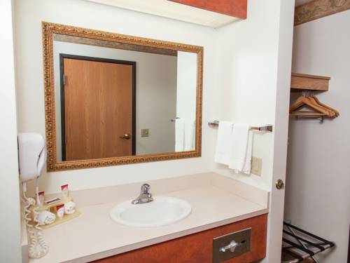 Imagen de la habitación del Hotel Countryside Suites Lincoln. Foto 13