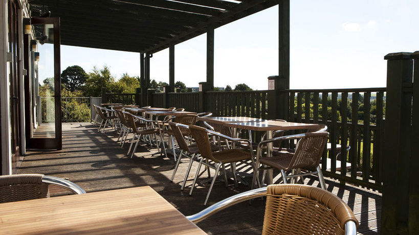 Imagen del bar/restaurante del Hotel County Arms. Foto 4