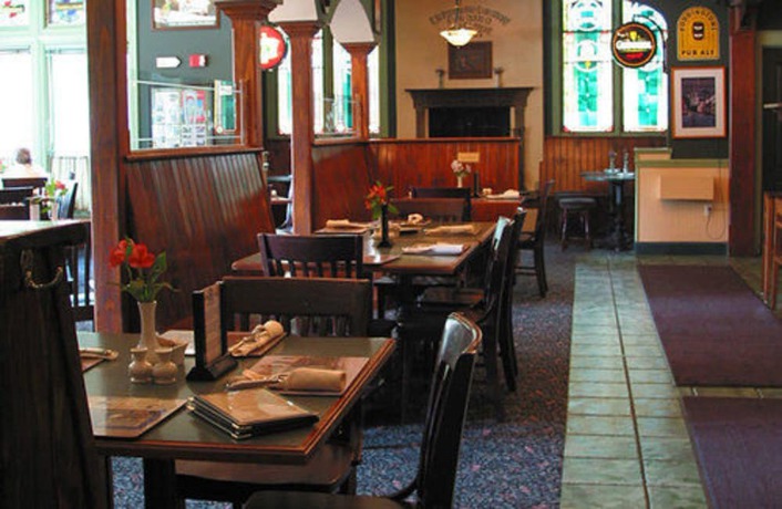 Imagen del bar/restaurante del Hotel County Clare Irish and Pub. Foto 4