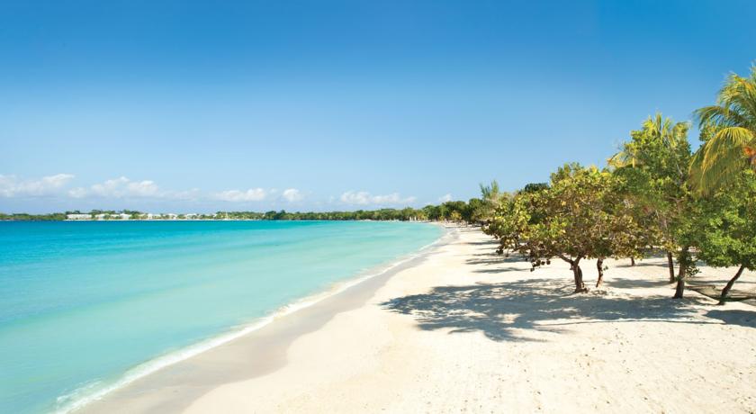 Imagen de los exteriores del Hotel Couples Negril - Adults Only. Foto 9