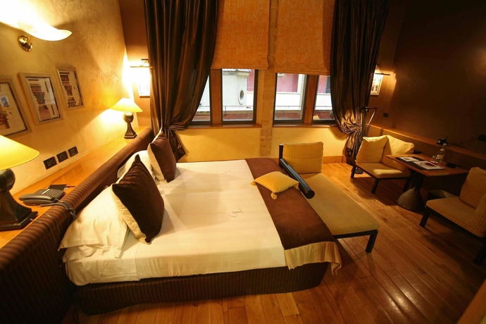 Imagen de la habitación del Hotel Cour Des Loges Lyon, A Radisson Collection. Foto 11