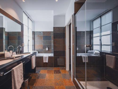 Imagen de la habitación del Hotel Cour Du Corbeau Strasbourg - Mgallery. Foto 7