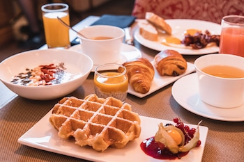 Imagen del bar/restaurante del Hotel Cour Du Corbeau Strasbourg - Mgallery. Foto 3