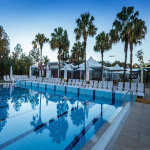 Imagen de la piscina del Hotel Couran Cove Island Resort. Foto 11