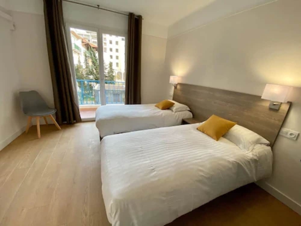 Imagen de la habitación del Hotel Courbet. Foto 2