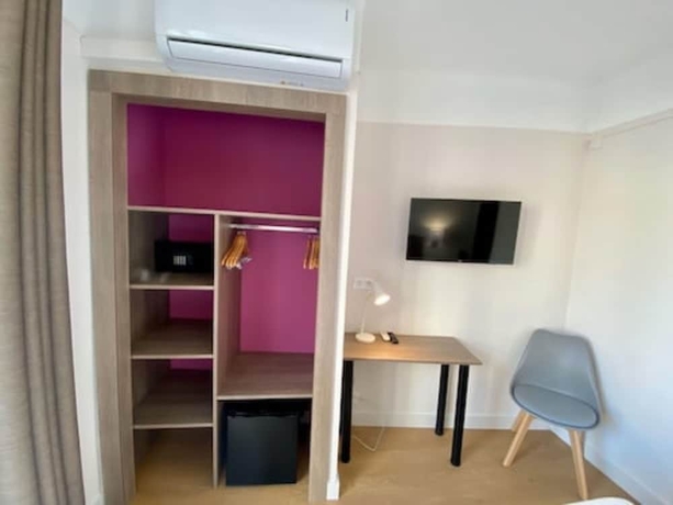 Imagen de la habitación del Hotel Courbet. Foto 5