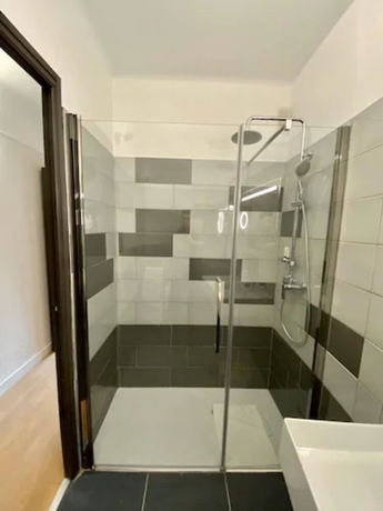 Imagen de la habitación del Hotel Courbet. Foto 11