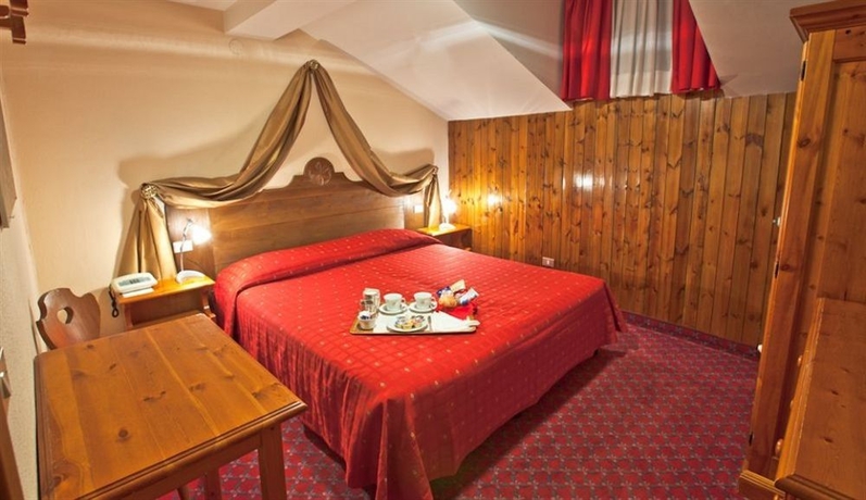 Imagen de la habitación del Hotel Courmayeur. Foto 3