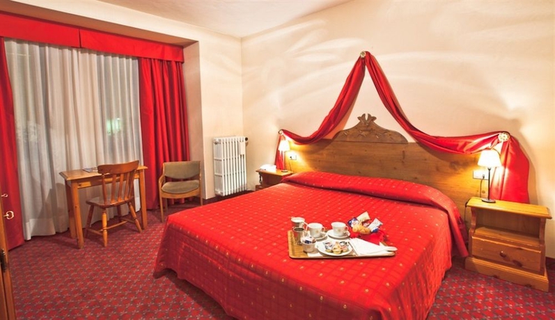 Imagen de la habitación del Hotel Courmayeur. Foto 4