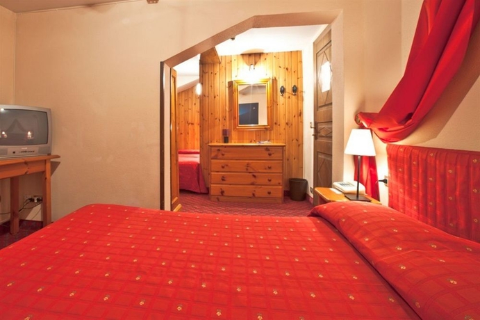 Imagen de la habitación del Hotel Courmayeur. Foto 6