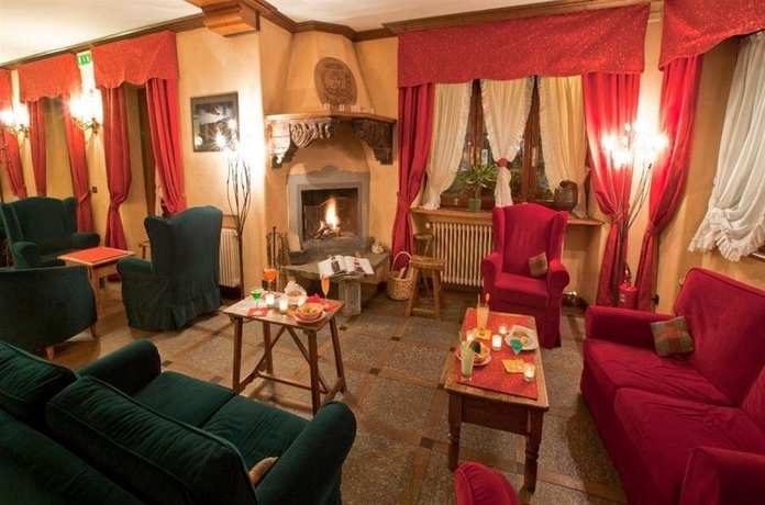Imagen de los interiores del Hotel Courmayeur. Foto 13