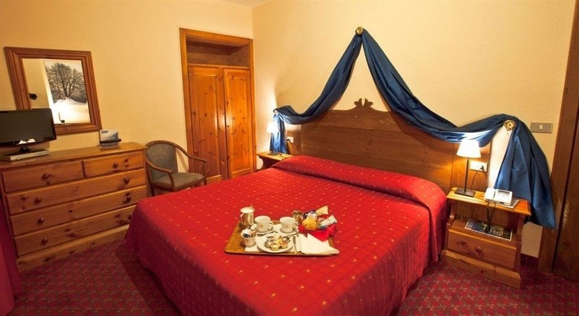 Imagen de la habitación del Hotel Courmayeur. Foto 8