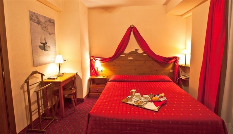 Imagen de la habitación del Hotel Courmayeur. Foto 9