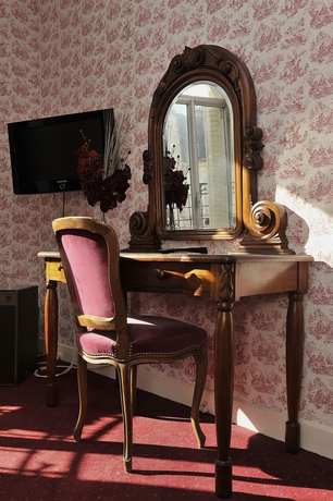 Imagen de la habitación del Hotel Courseine. Foto 11