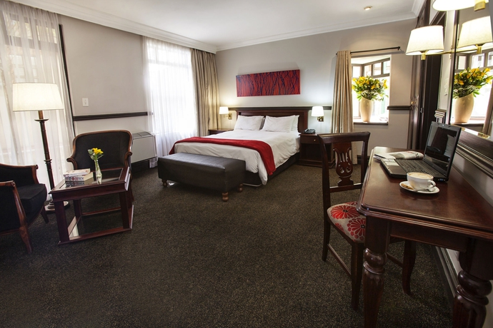 Imagen de la habitación del Hotel Court Classique Suite. Foto 9