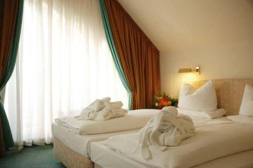 Imagen de la habitación del Hotel Court. Foto 5