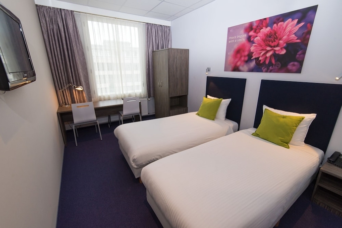 Imagen de la habitación del Hotel Court Garden. Foto 11