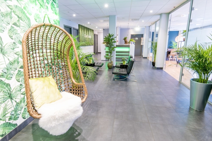 Imagen de los interiores del Hotel Court Garden. Foto 18