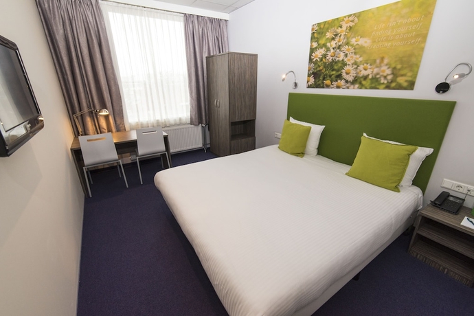 Imagen de la habitación del Hotel Court Garden. Foto 15