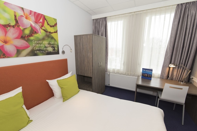 Imagen de la habitación del Hotel Court Garden. Foto 17