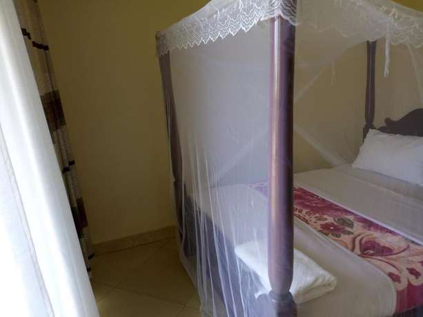 Imagen de la habitación del Hotel Court Lane. Foto 9