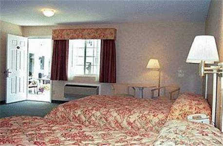 Imagen de la habitación del Hotel Court Plaza Inn and Suites. Foto 5