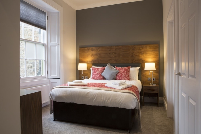 Imagen de la habitación del Hotel Court Residence. Foto 8