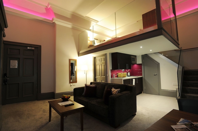 Imagen de la habitación del Hotel Court Residence. Foto 14