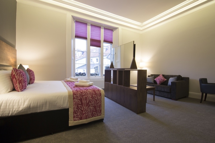 Imagen de la habitación del Hotel Court Residence. Foto 16