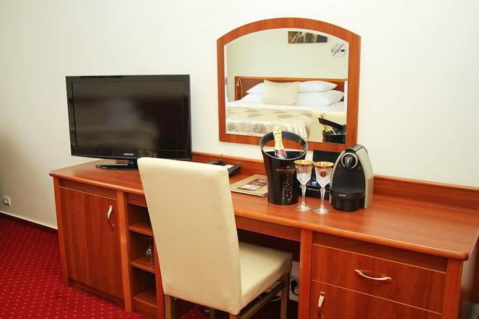 Imagen de la habitación del Hotel Court Wellness and Spa. Foto 4