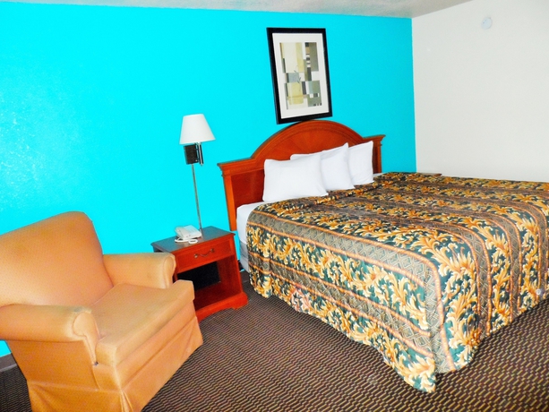 Imagen de la habitación del Hotel Courtesy Inn. Foto 3