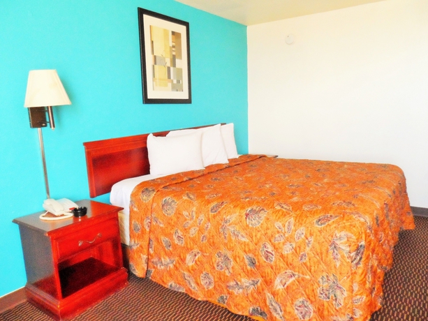 Imagen de la habitación del Hotel Courtesy Inn. Foto 11