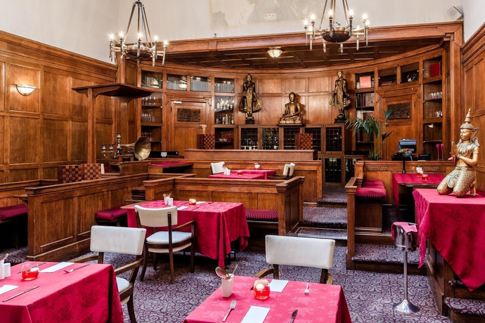 Imagen del bar/restaurante del Hotel Courthouse Hotel London. Foto 2