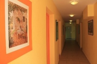 Imagen de la habitación del Hotel Courtinn Aqua. Foto 9