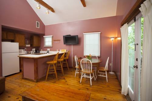 Imagen de la habitación del Hotel Courtney's Place Historic Cottages & Inns. Foto 3