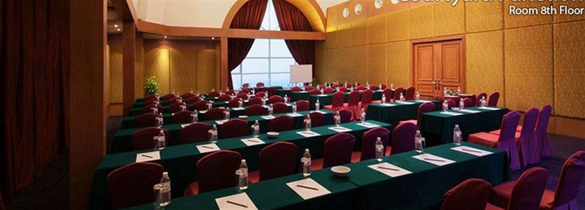 Imagen de los interiores del Hotel Courtyard @ 1borneo. Foto 5