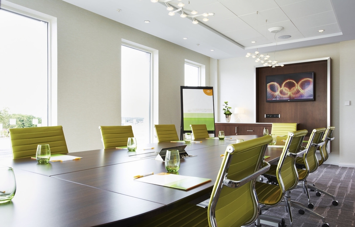 Imagen de los interiores del Hotel Courtyard Aberdeen Airport. Foto 10