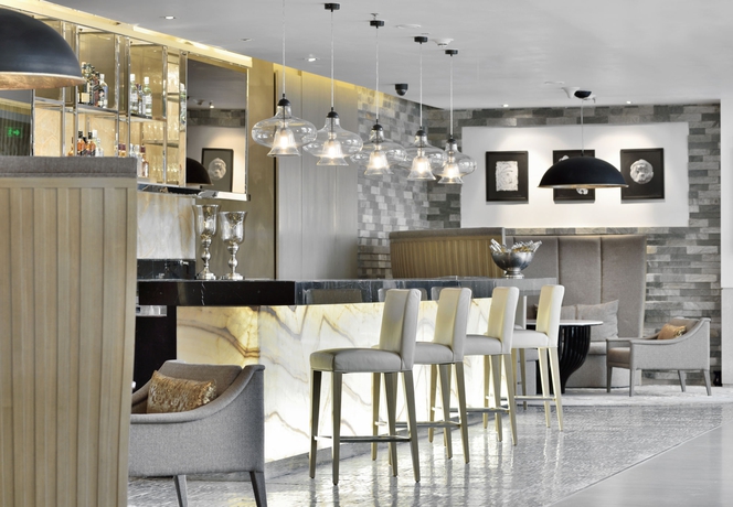 Imagen del bar/restaurante del Hotel Courtyard Agra. Foto 2