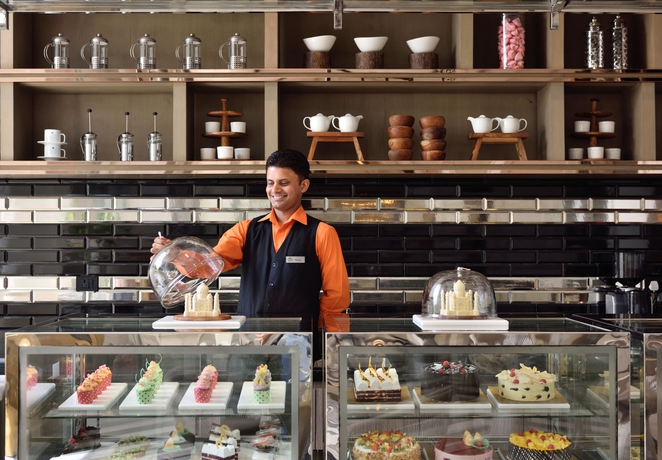 Imagen del bar/restaurante del Hotel Courtyard Agra. Foto 3