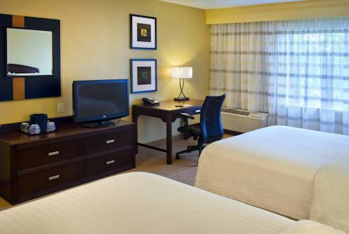 Imagen de la habitación del Hotel Courtyard Allentown Bethlehem Lehigh Valley Airpor. Foto 3
