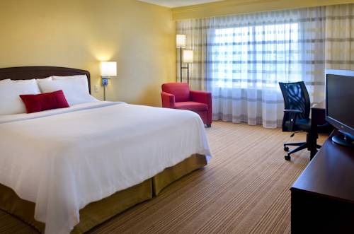 Imagen de la habitación del Hotel Courtyard Allentown Bethlehem Lehigh Valley Airpor. Foto 6