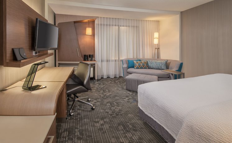 Imagen de la habitación del Hotel Courtyard Atlanta Suwanee. Foto 7