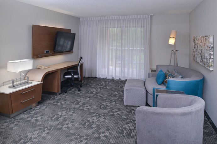 Imagen de la habitación del Hotel Courtyard Atlanta Suwanee. Foto 9