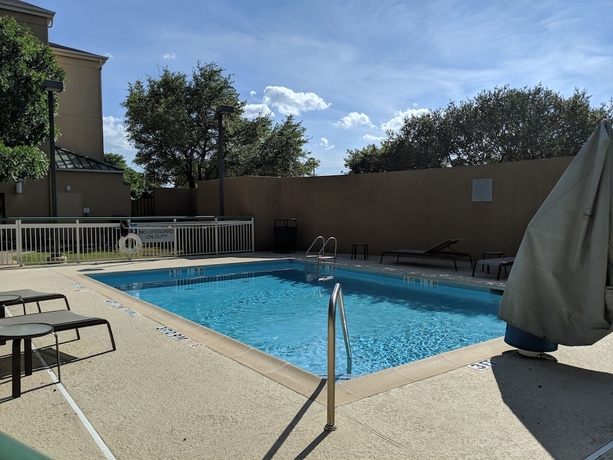 Imagen de la piscina del Hotel Courtyard Austin Round Rock. Foto 19