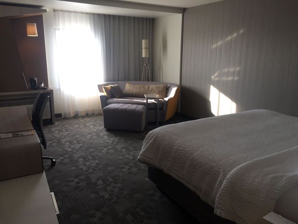 Imagen de la habitación del Hotel Courtyard Bay City. Foto 4