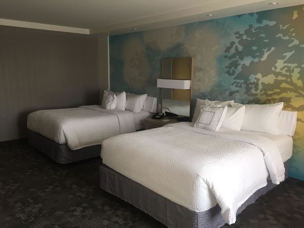Imagen de la habitación del Hotel Courtyard Bay City. Foto 5