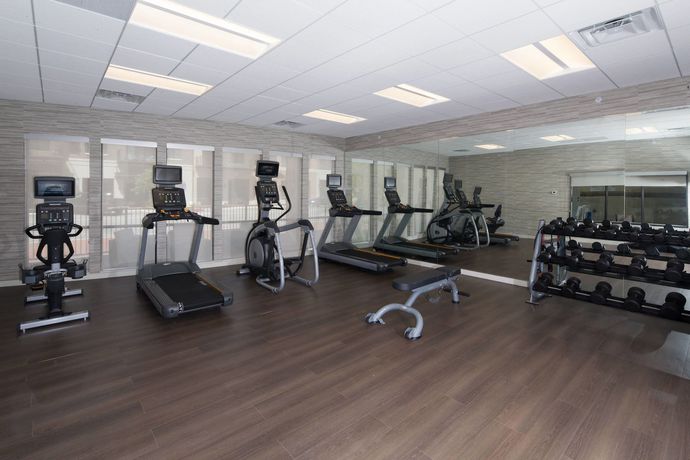 Imagen de los interiores del Hotel Courtyard Bay City. Foto 14