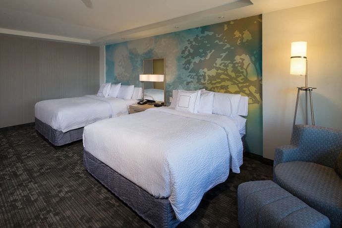 Imagen de la habitación del Hotel Courtyard Bay City. Foto 11